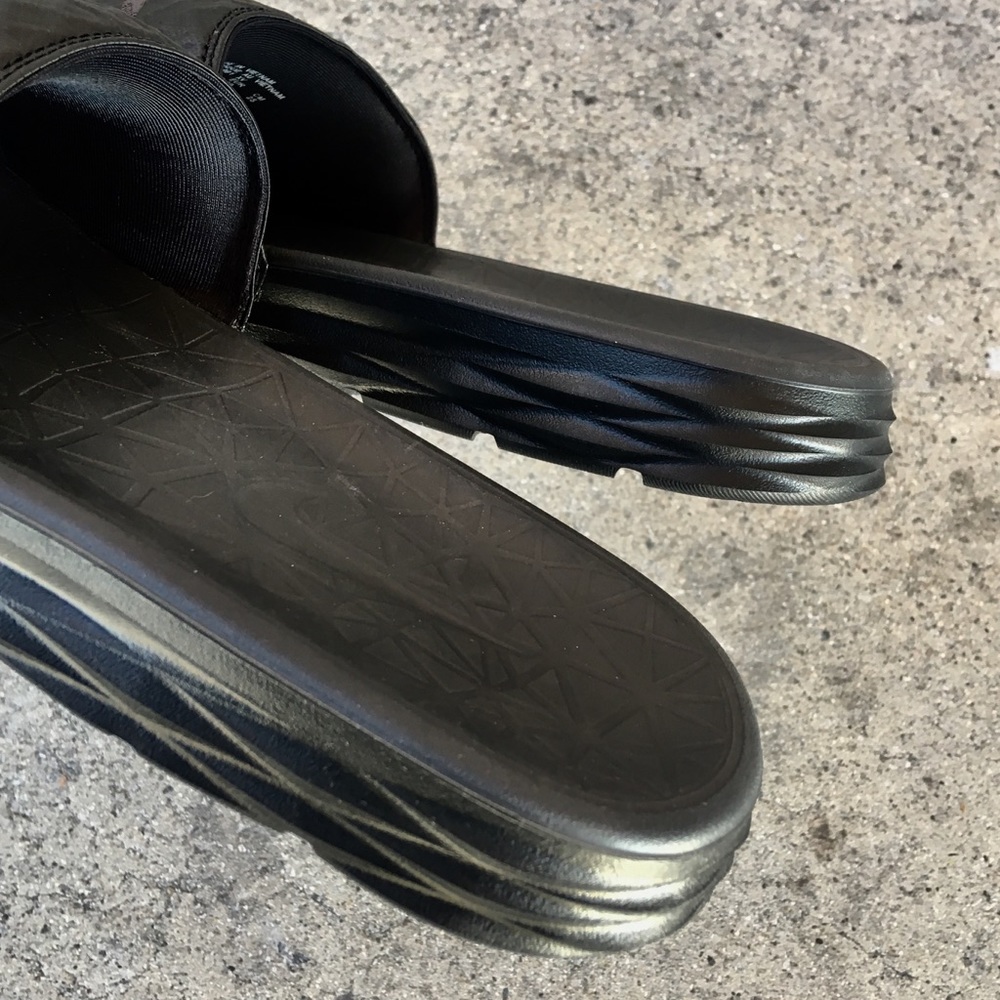 NIKE BENASSI SOLARSOFT SLIDES JDI BLACK  RAIDERS - Picture 6 of 7